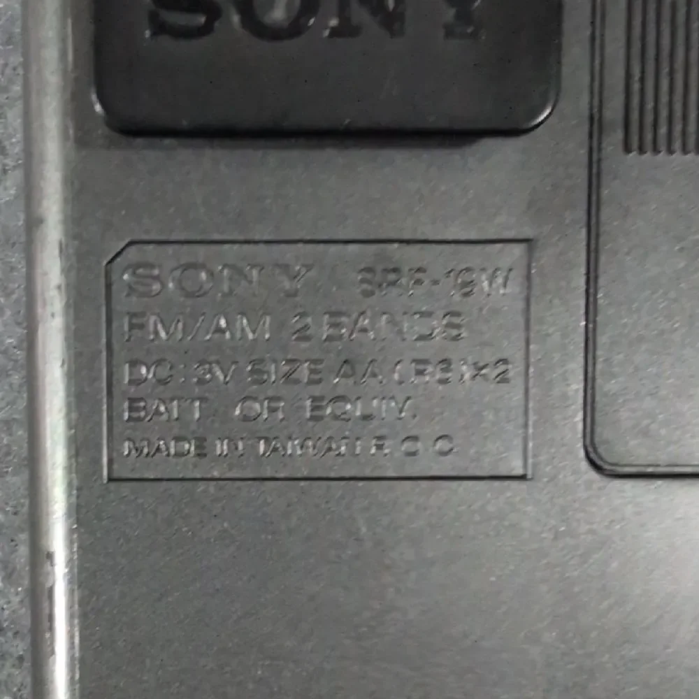 Sony Walkman SRF-19W Portable FM/AM Radio Vintage Grey